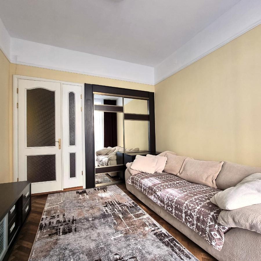 Cozy Apartment Lviv Exterior foto